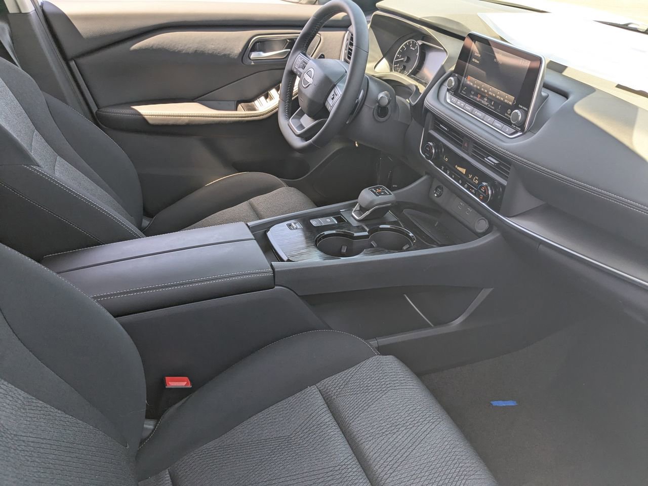 New 2026 Nissan Rogue SV FWD image 32