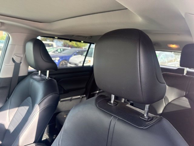 Used 2026 Toyota Highlander XLE AWD/4WD image 8