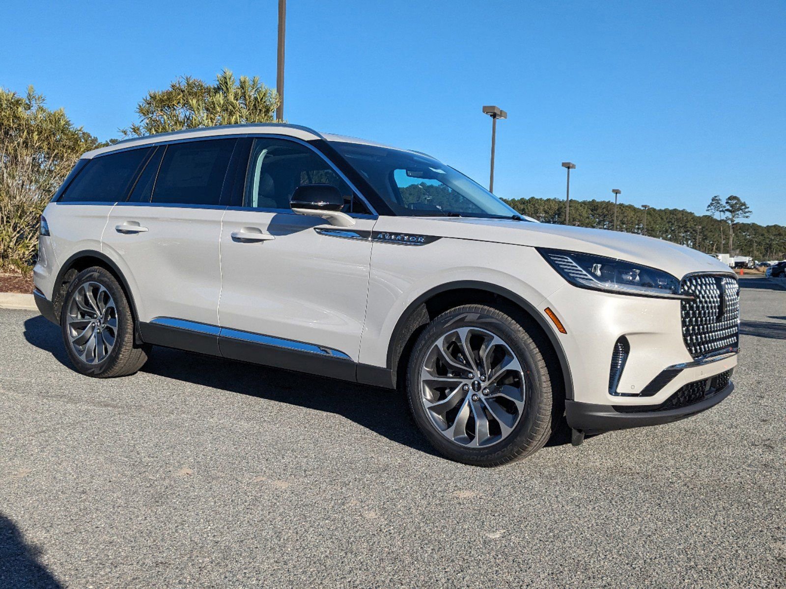 New 2025 Lincoln Aviator Reserve w/ Illumination Package image 3