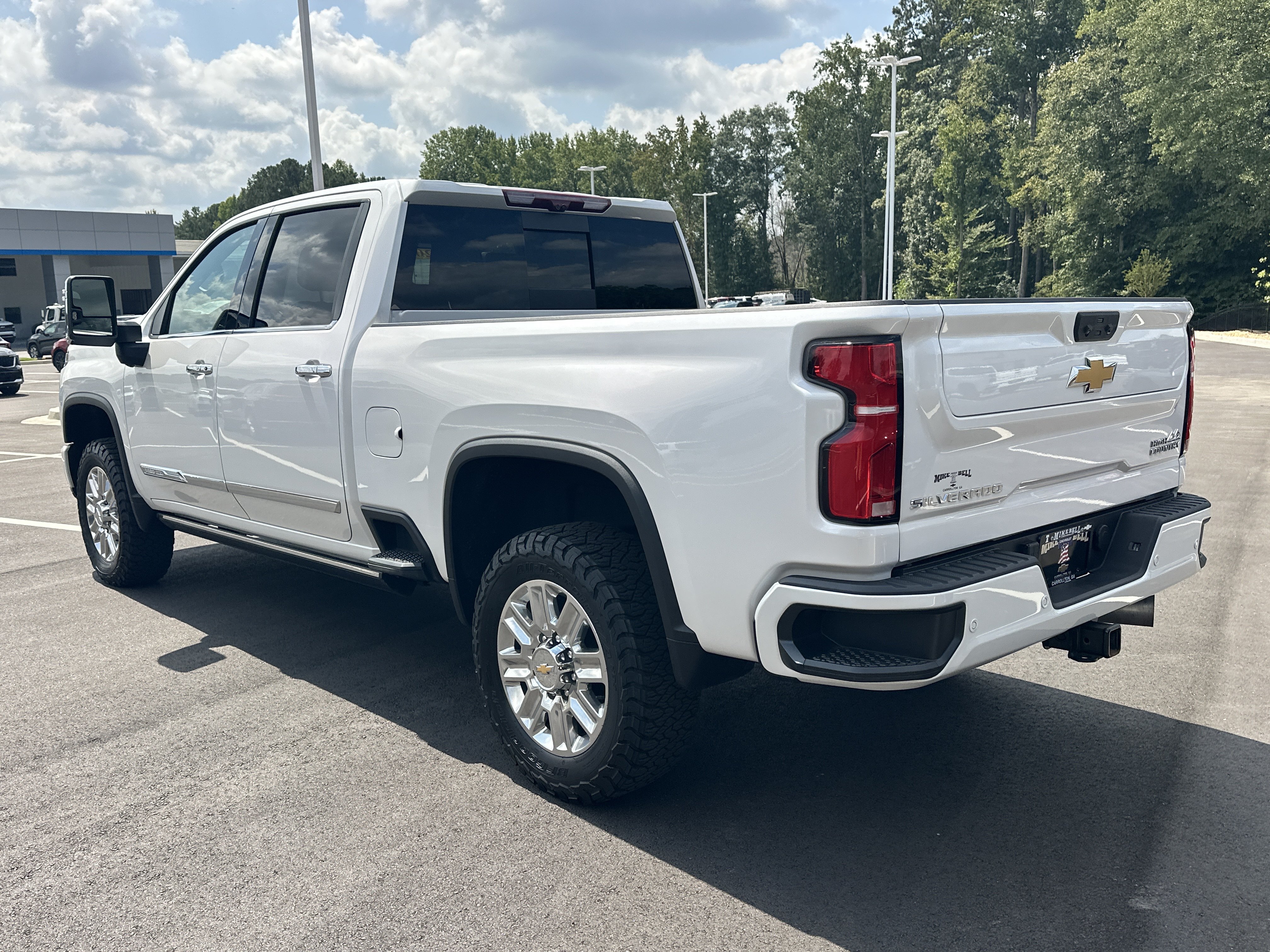 Used 2024 Chevrolet Silverado 3500 High Country w/ High Country Premium Package AWD/4WD image 6