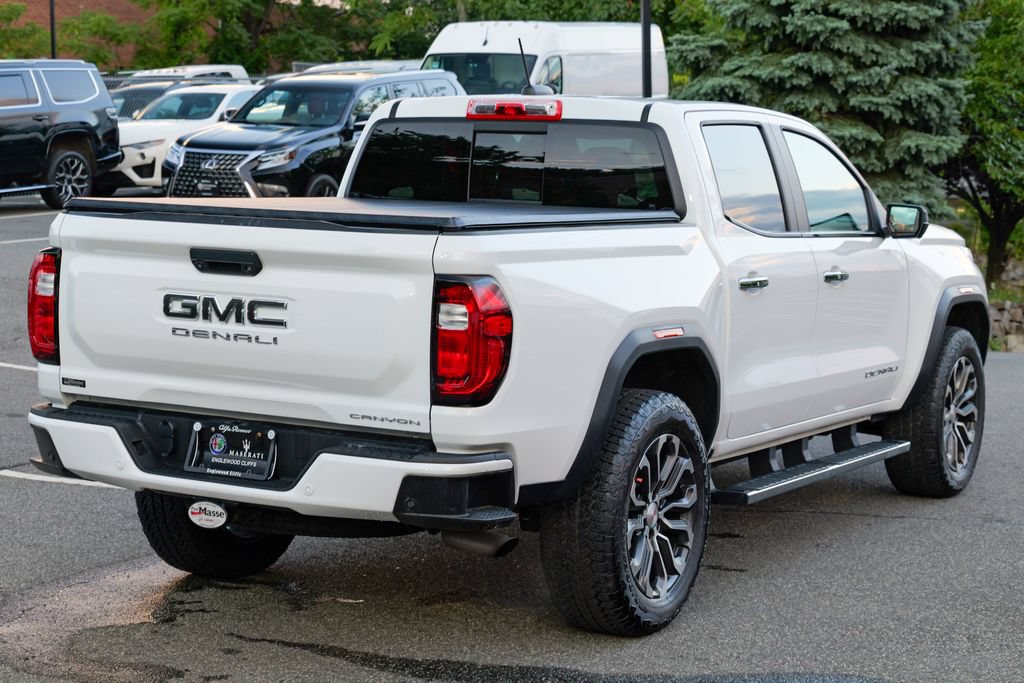 Used 2024 GMC Canyon Denali AWD/4WD image 8