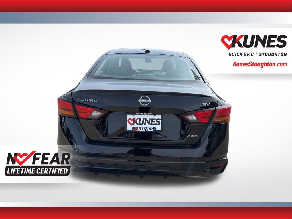 Used 2024 Nissan Altima 2.5 SV AWD/4WD image 10