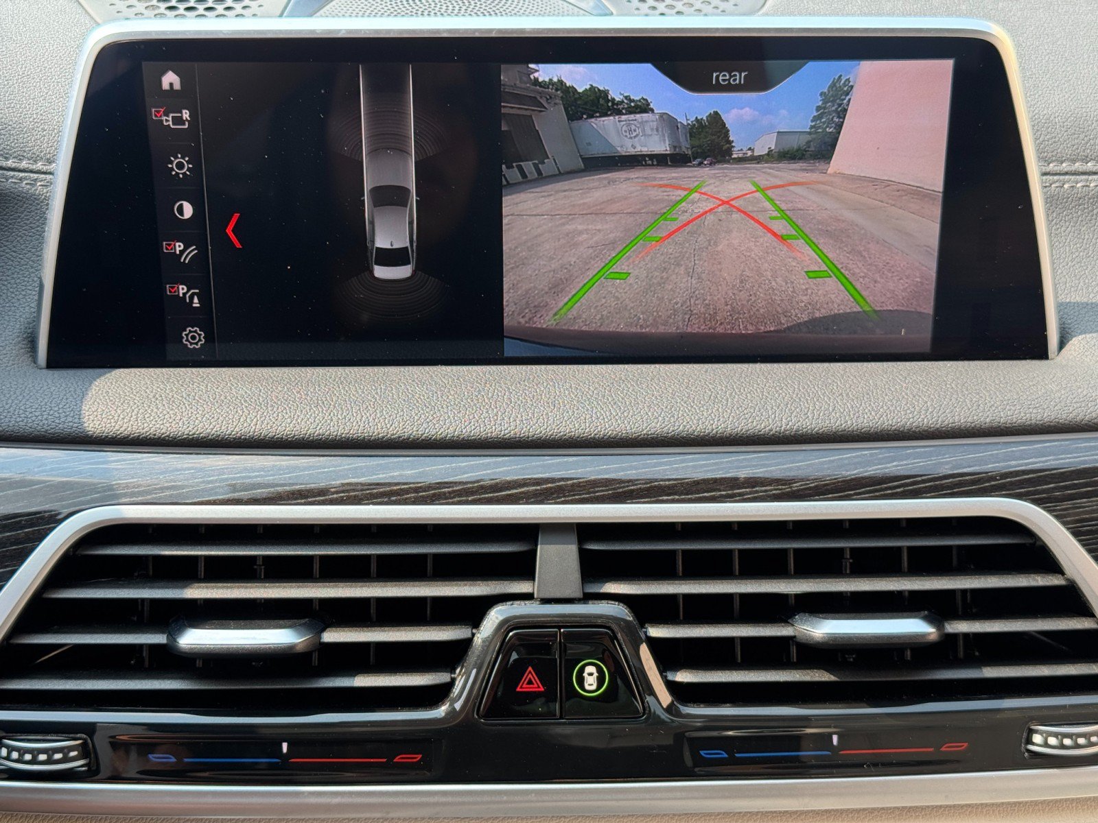Used 2019 BMW 740i w/ M Sport Package RWD image 28
