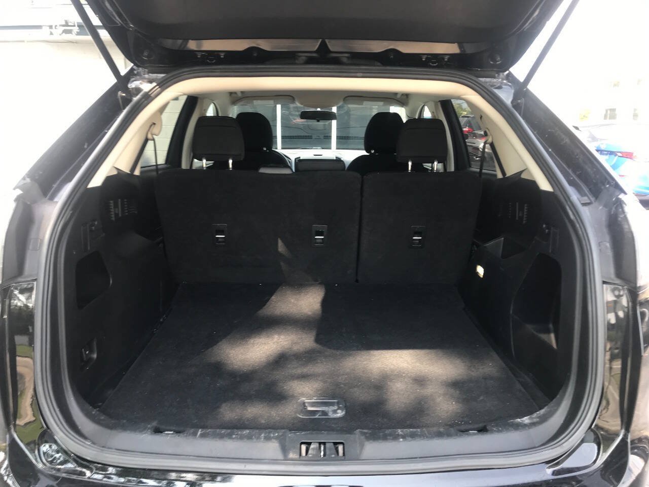 Used 2017 Ford Edge SE AWD/4WD image 12