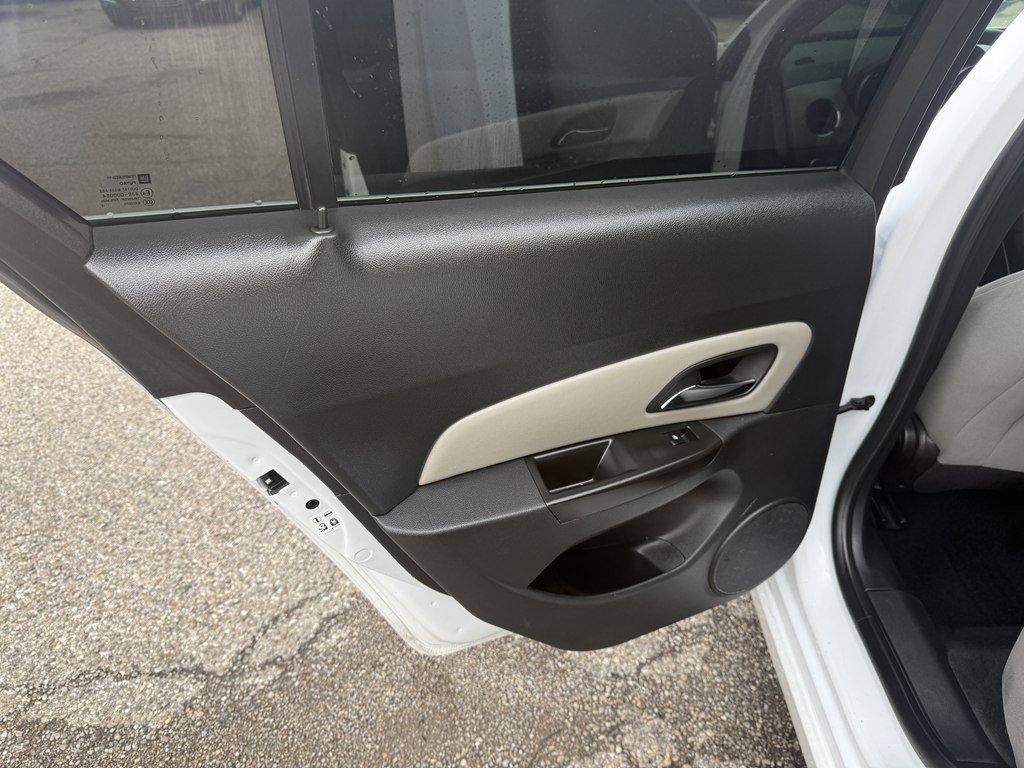 Used 2015 Chevrolet Cruze LT FWD image 13