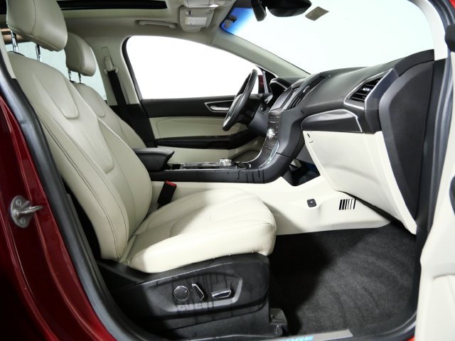Certified 2019 Ford Edge Titanium FWD image 11