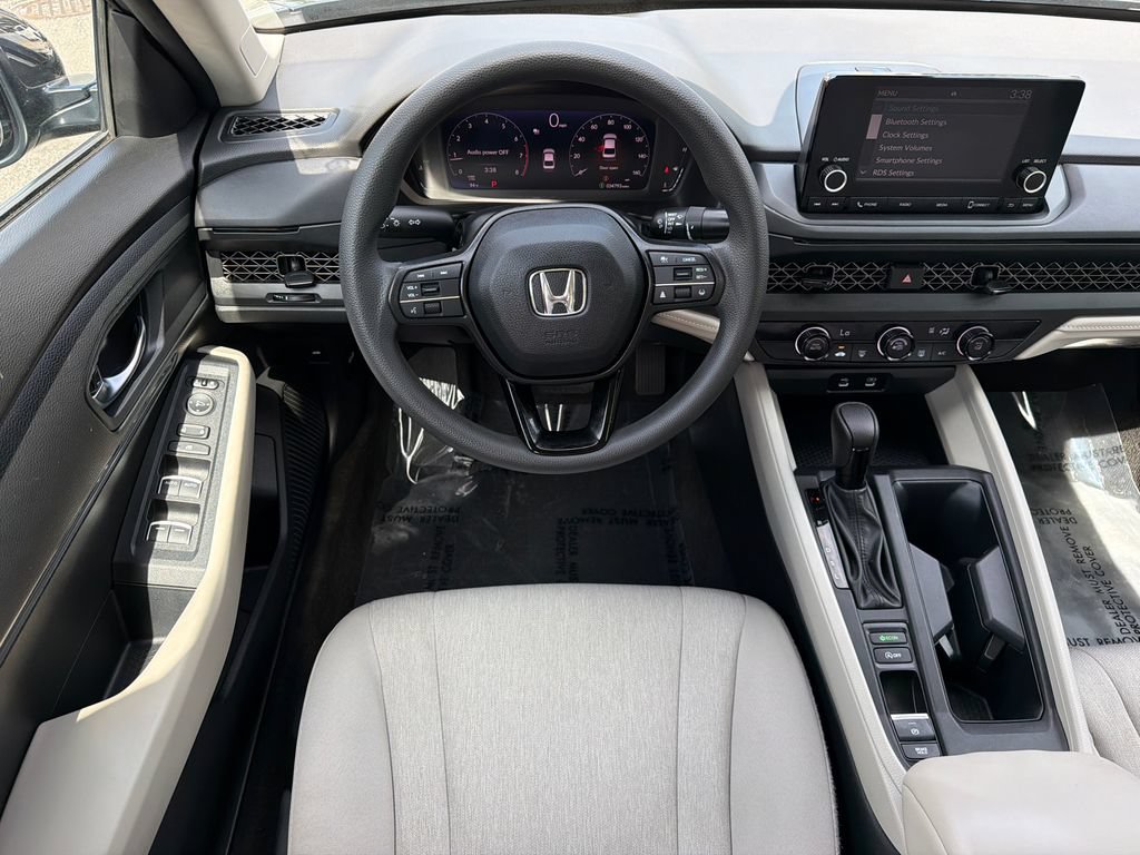 Certified 2023 Honda Accord LX image 5