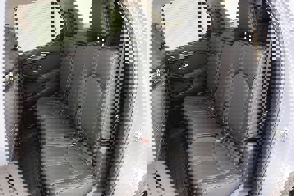 Used 2025 Honda Pilot Touring image 11