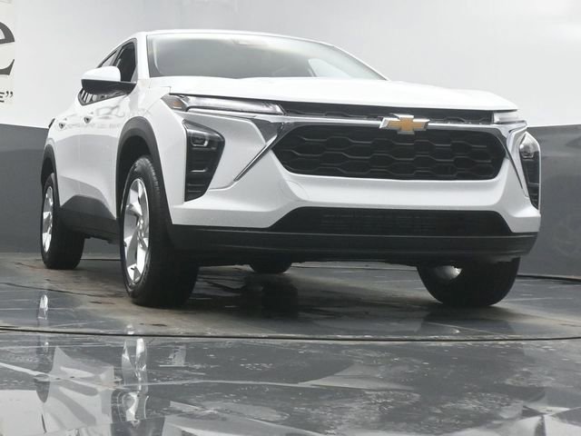New 2026 Chevrolet Trax LS w/ LS Convenience Package image 3