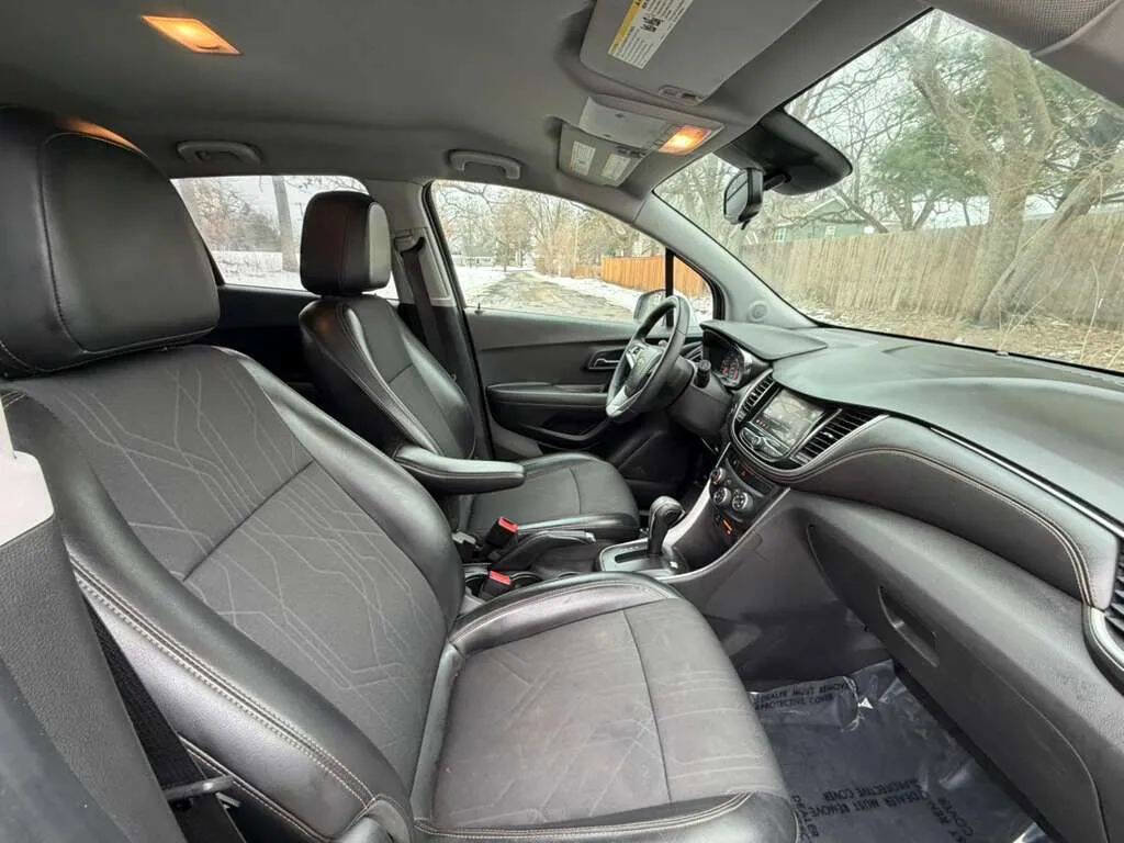 Used 2018 Chevrolet Trax LT w/ LT Convenience Package image 10