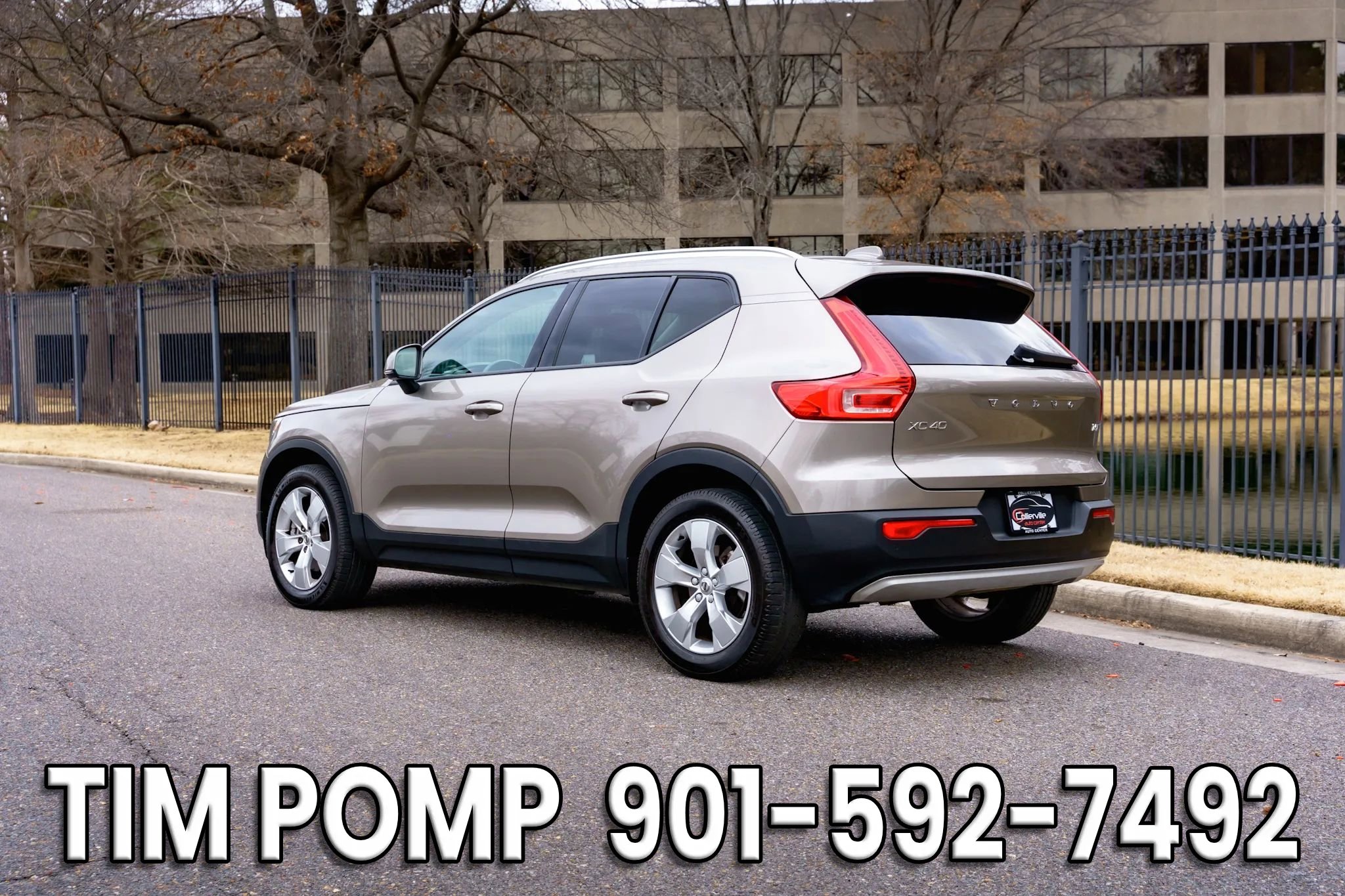 Used 2022 Volvo XC40 T5 Momentum image 8