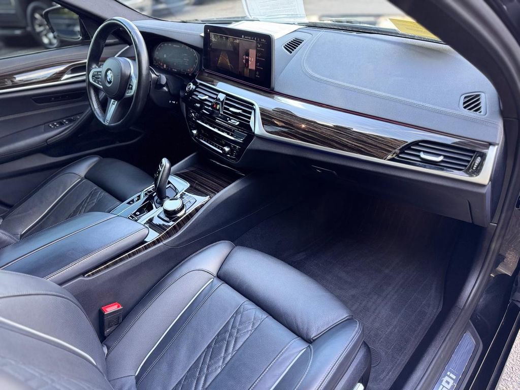 Used 2023 BMW M550i xDrive w/ Executive Package AWD/4WD image 22