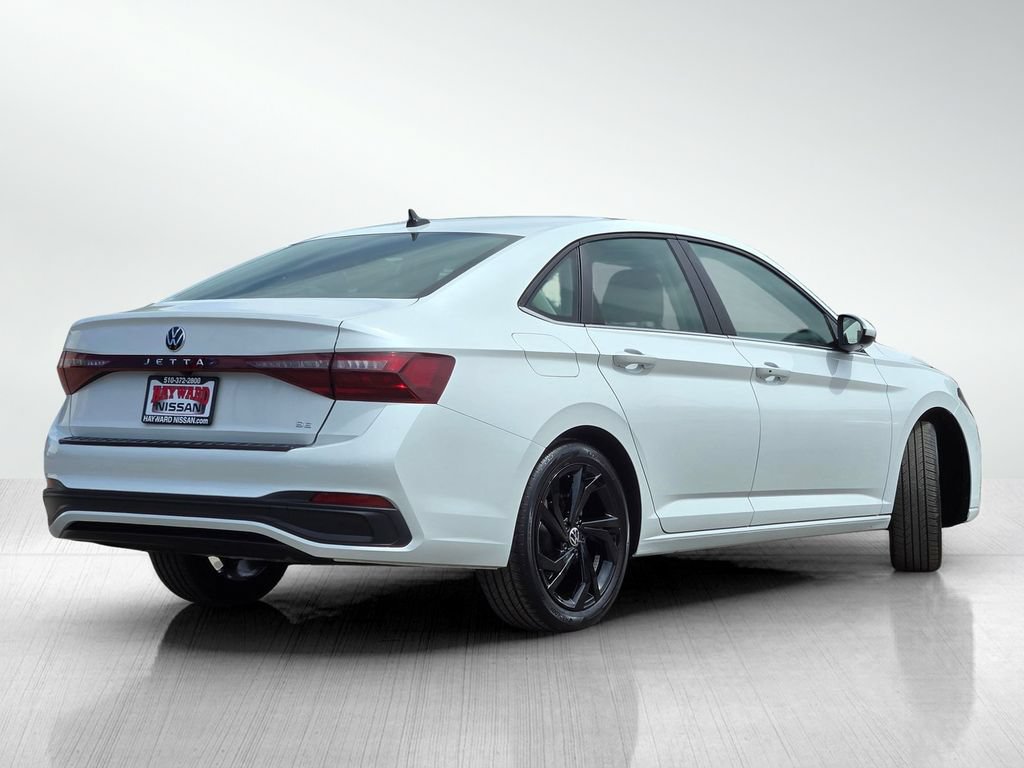 Used 2025 Volkswagen Jetta SE FWD image 5