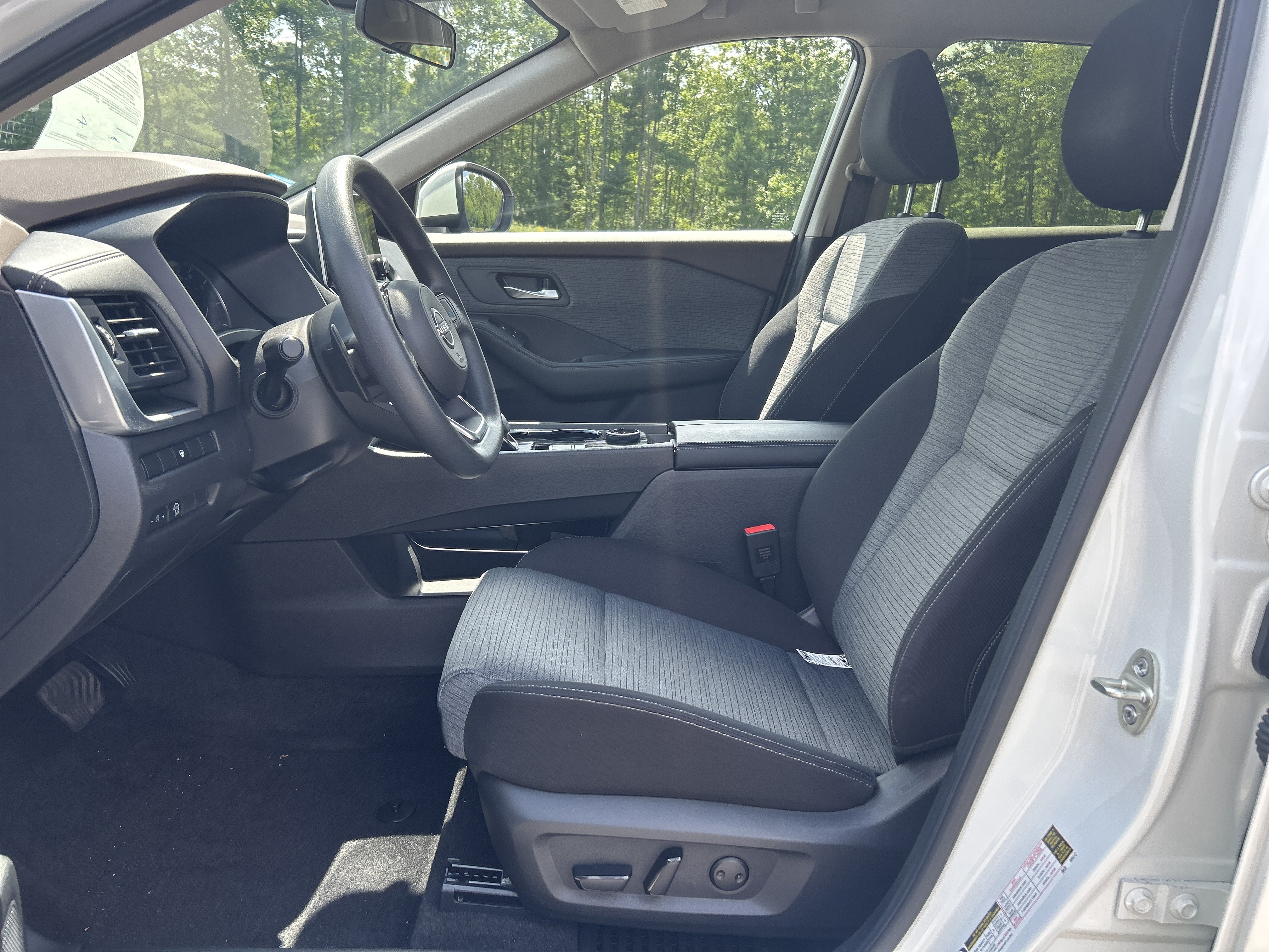 Certified 2023 Nissan Rogue SV AWD/4WD image 14