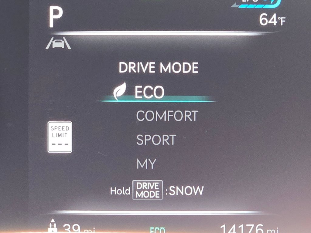 Used 2025 Genesis Electrified GV70 AWD/4WD image 32