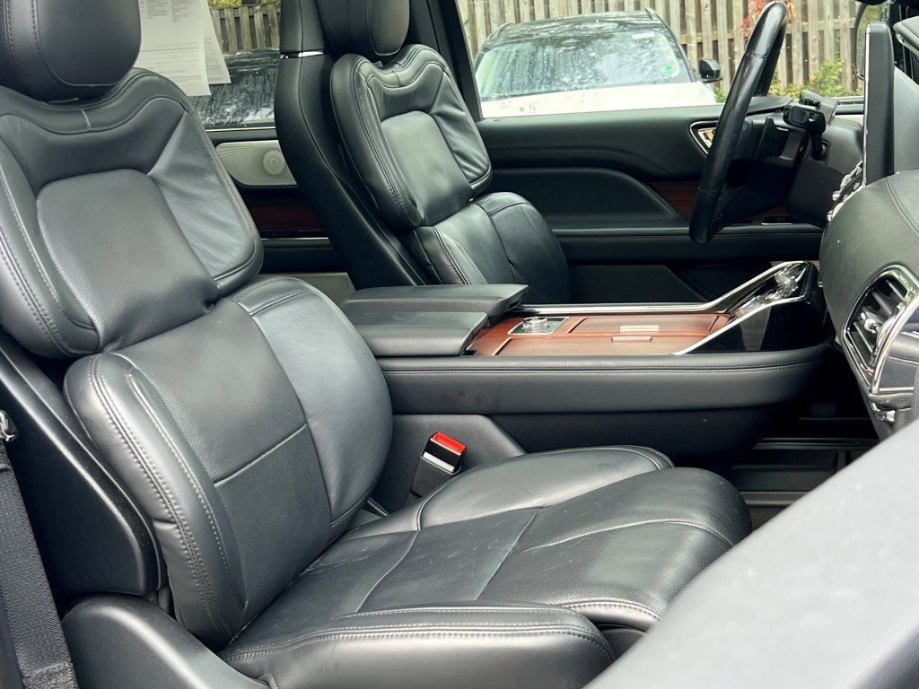 Certified 2023 Lincoln Navigator Reserve image 10