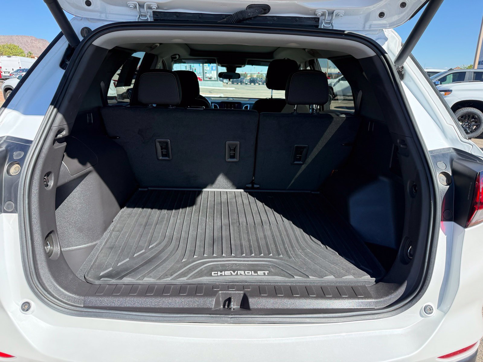 Certified 2024 Chevrolet Equinox LT FWD image 38