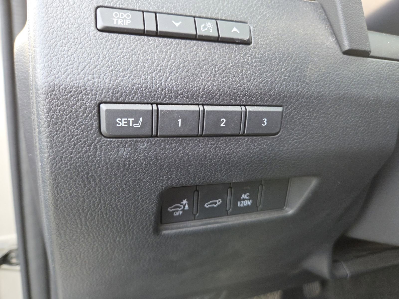Used 2024 Lexus GX 550 w/ Cold Area Package AWD/4WD image 13