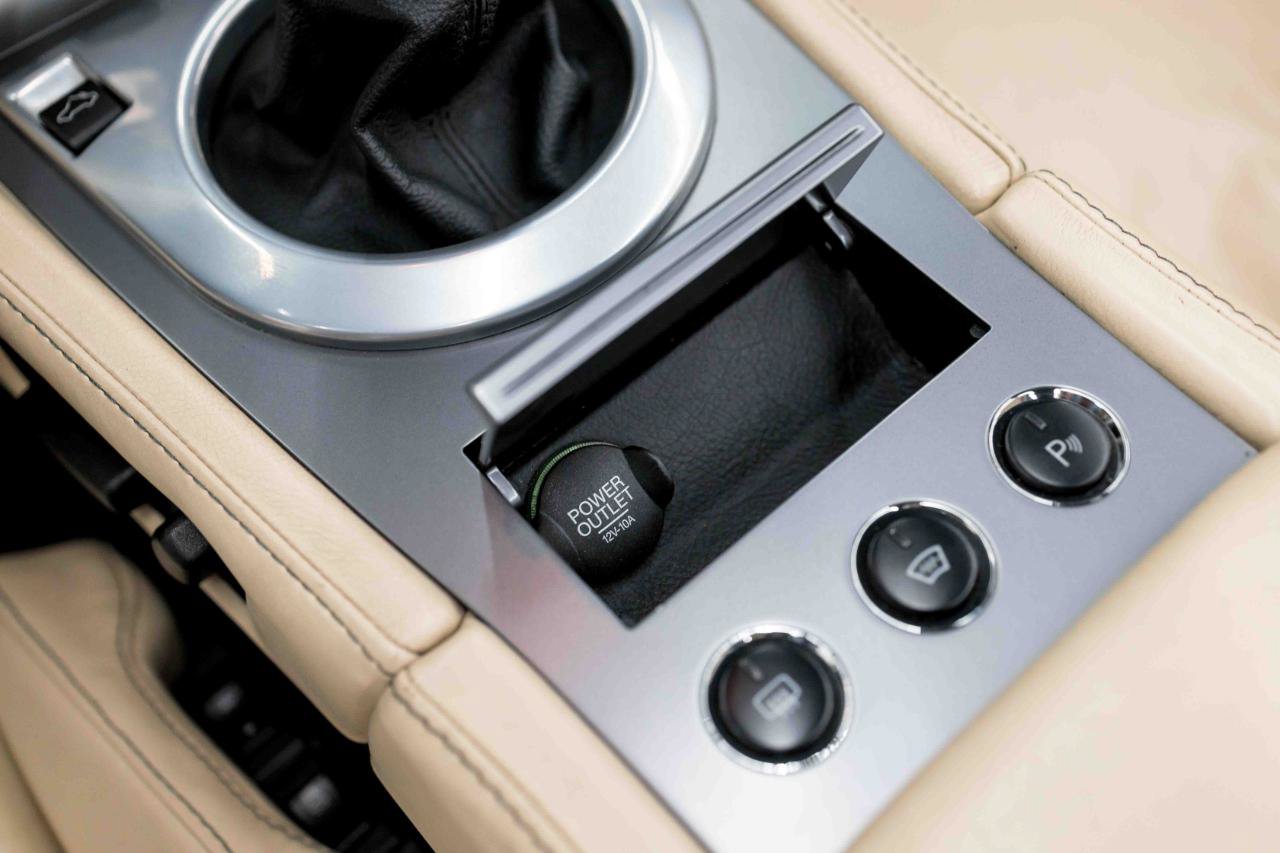Used 2006 Aston Martin DB9 Volante RWD image 57