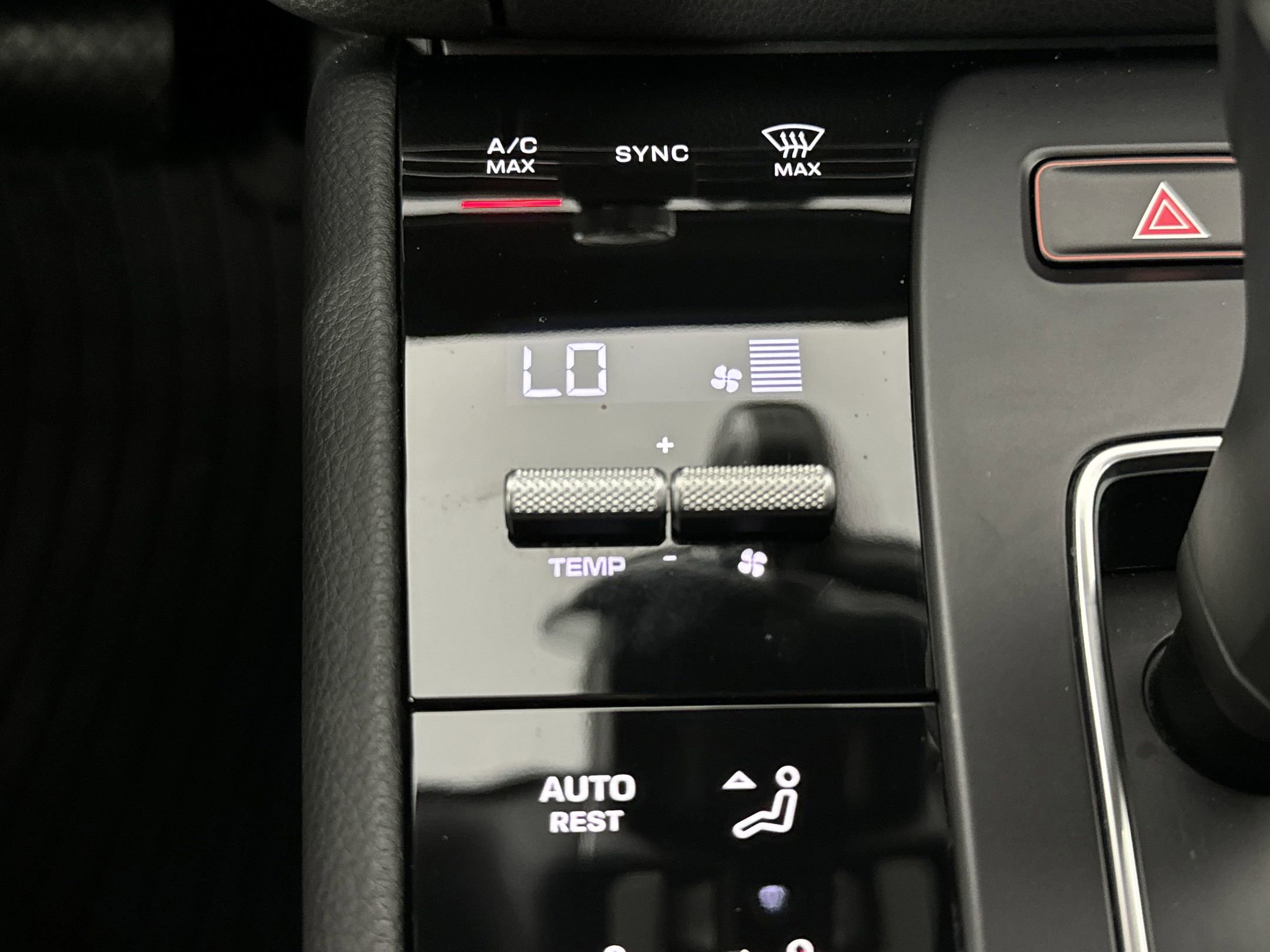 Certified 2025 Porsche Macan image 19