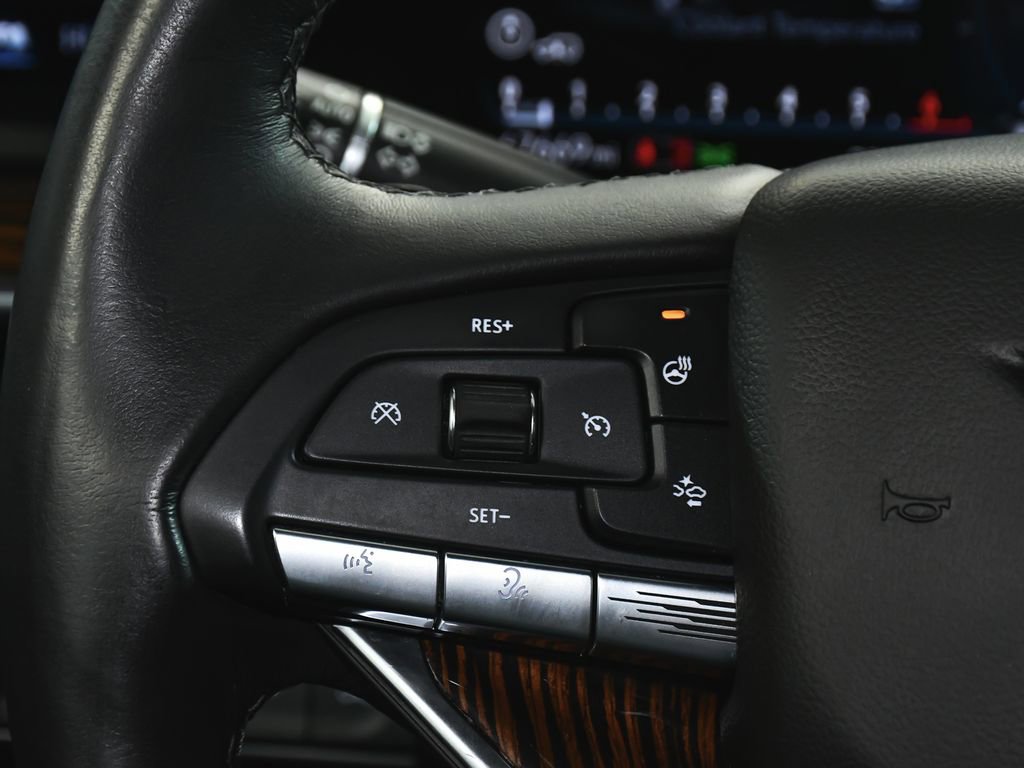 Used 2021 Cadillac Escalade Premium Luxury w/ Driver Assist Tech Package AWD/4WD image 32