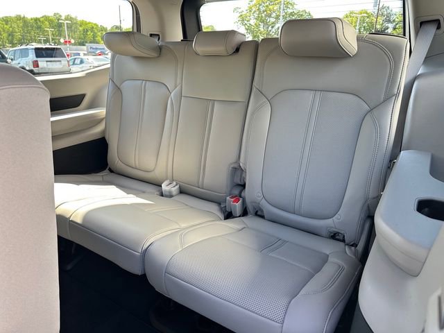 Used 2024 Jeep Wagoneer 2WD w/ Convenience Group I image 16