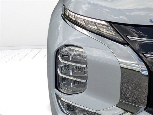 New 2025 Mitsubishi Outlander SEL image 9