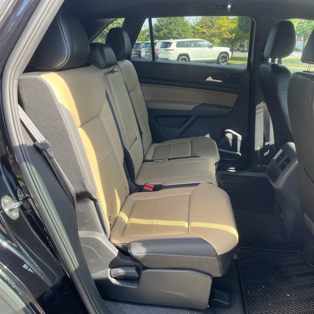 Used 2022 Volkswagen Atlas Cross Sport SEL R-Line AWD/4WD image 14