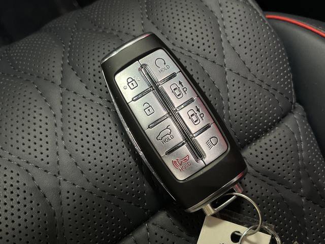 Used 2025 Genesis GV70 3.5T Sport w/ Sport Prestige Package image 28
