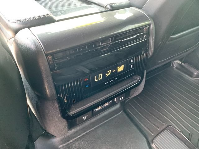 Used 2023 Jeep Wagoneer 4WD image 18