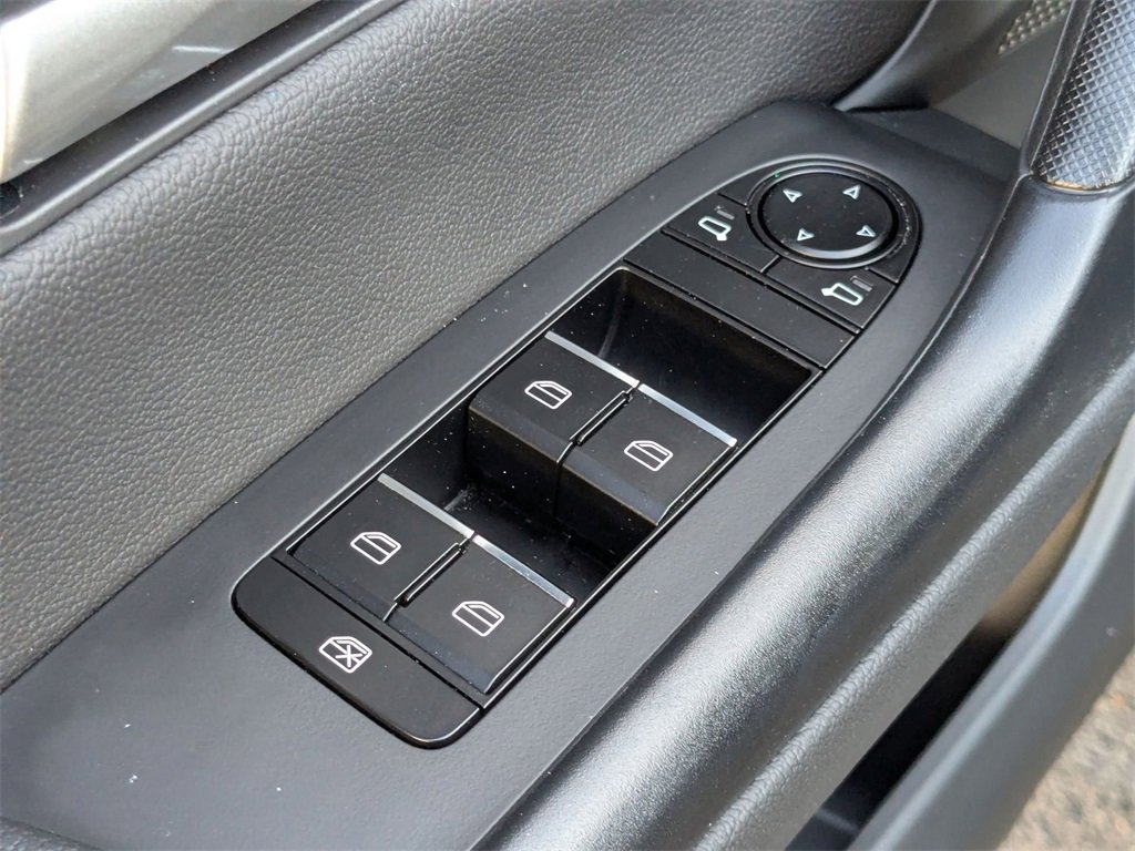 Used 2025 MAZDA CX-50 AWD 2.5 Hybrid w/ Premium Pkg image 15