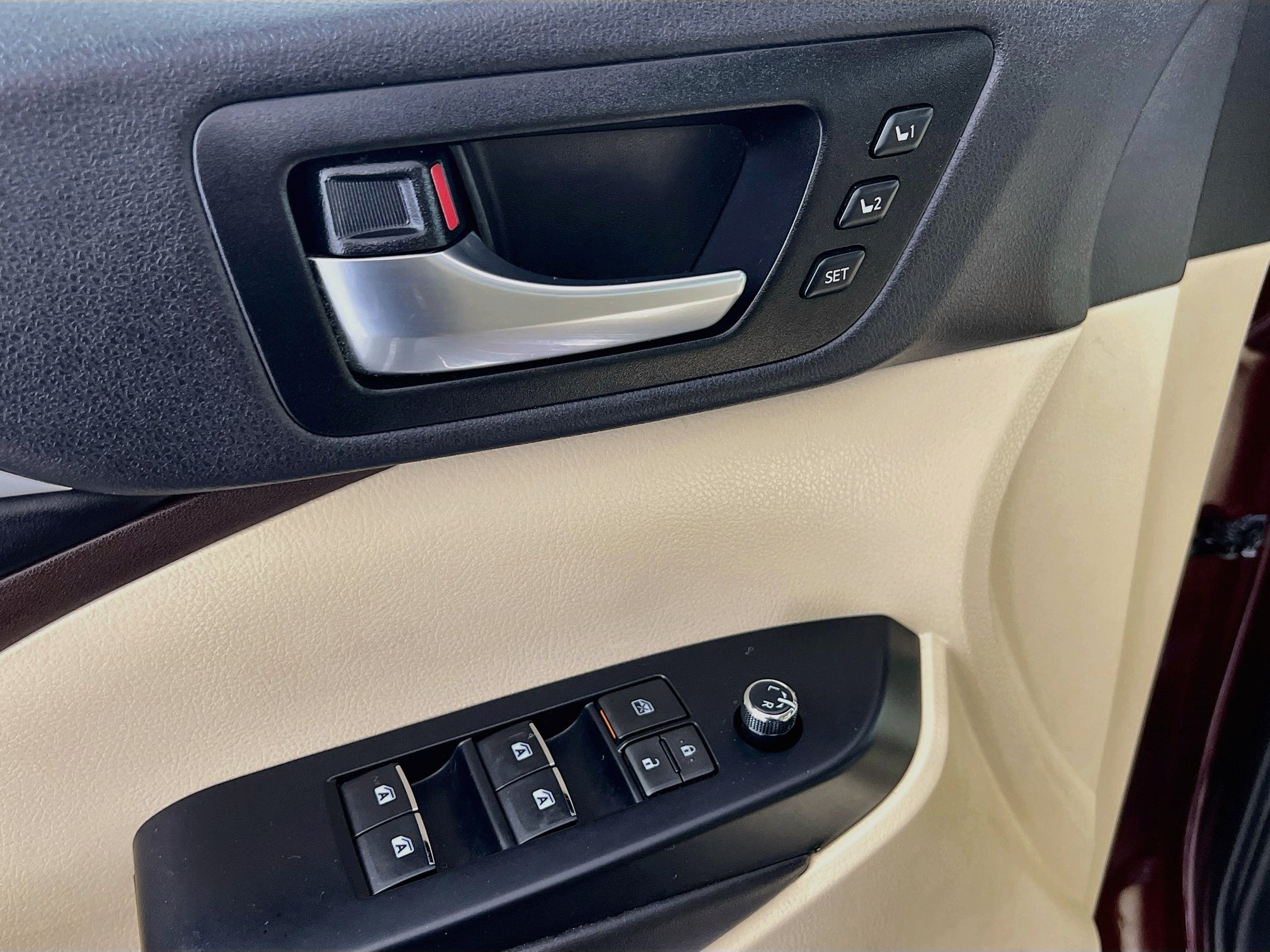 Used 2019 Toyota Highlander Limited AWD/4WD image 19