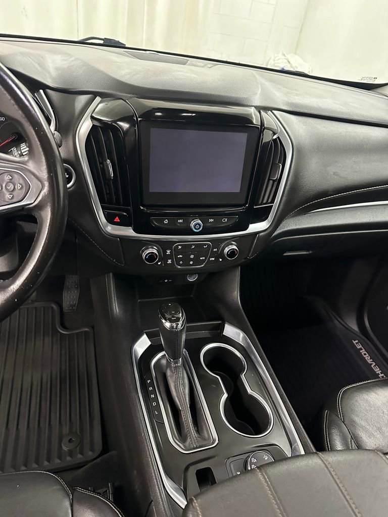 Used 2019 Chevrolet Traverse RS image 17