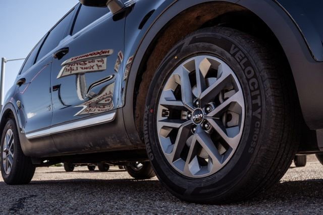 Used 2025 Kia Telluride LX FWD image 10