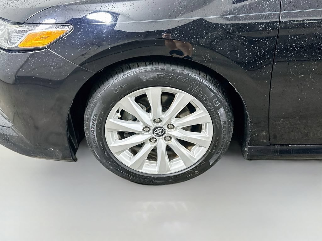 Used 2020 Toyota Camry LE FWD image 8