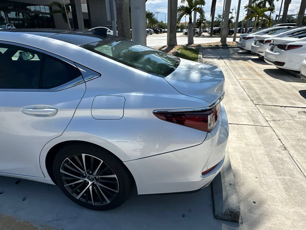 Used 2023 Lexus ES 350 w/ Premium Package FWD image 13