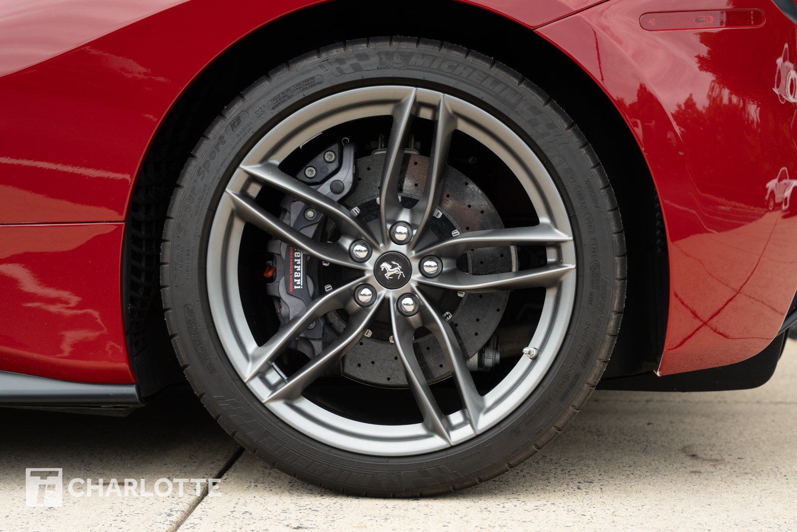 Used 2017 Ferrari 488 GTB RWD image 12