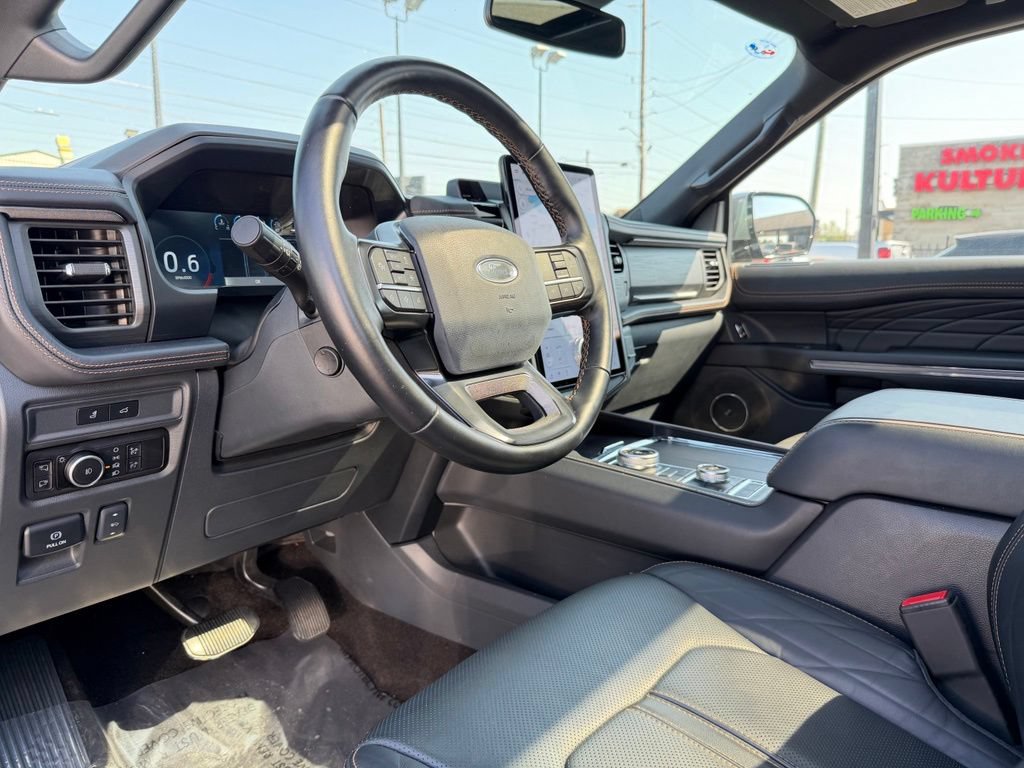 Used 2023 Ford Expedition Platinum AWD/4WD image 38