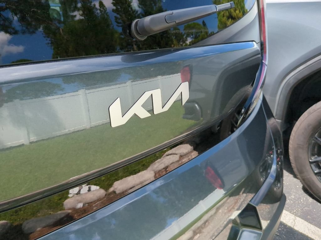 Certified 2025 Kia Soul LX w/ LX Technology Package FWD image 15