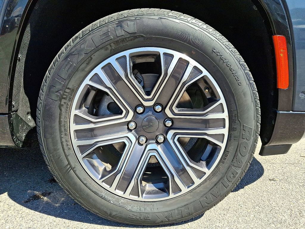 Certified 2024 Jeep Wagoneer Series II w/ Flexible Seating Group image 8