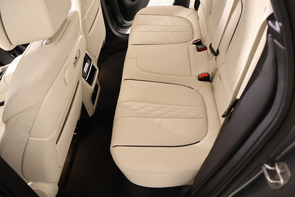 New 2026 BMW X6 xDrive40i w/ Executive Package image 13