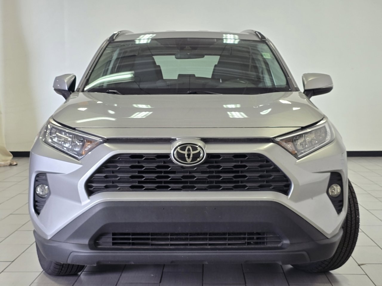 Certified 2021 Toyota RAV4 XLE w/ Carpet Mat Package (TMS) AWD/4WD image 9