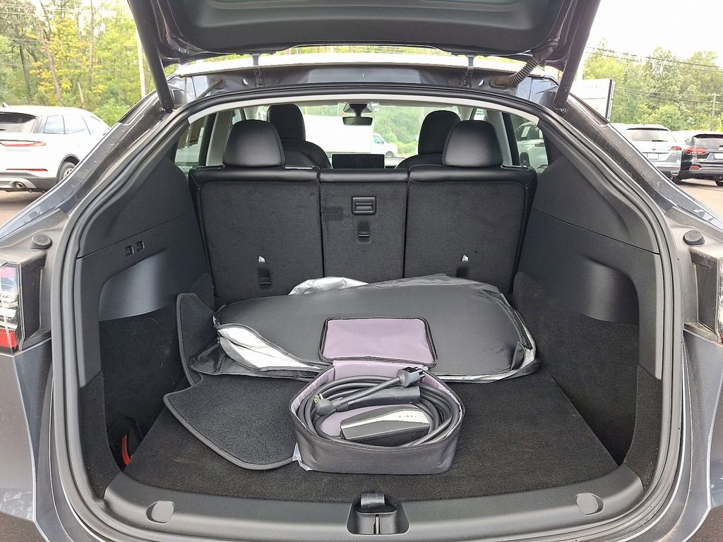Used 2022 Tesla Model Y Long Range image 28
