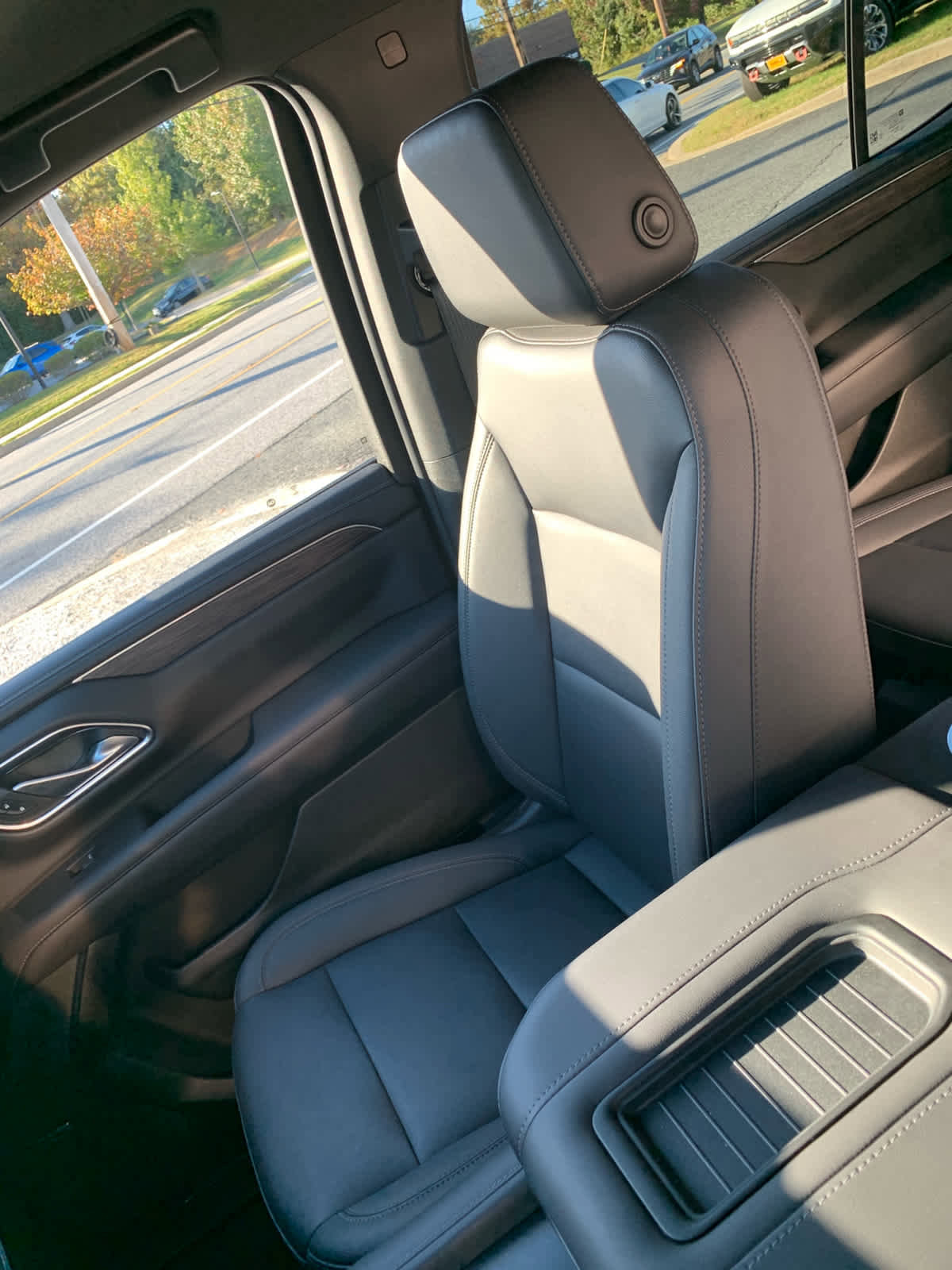 Used 2022 Chevrolet Tahoe LT w/ Luxury Package image 22