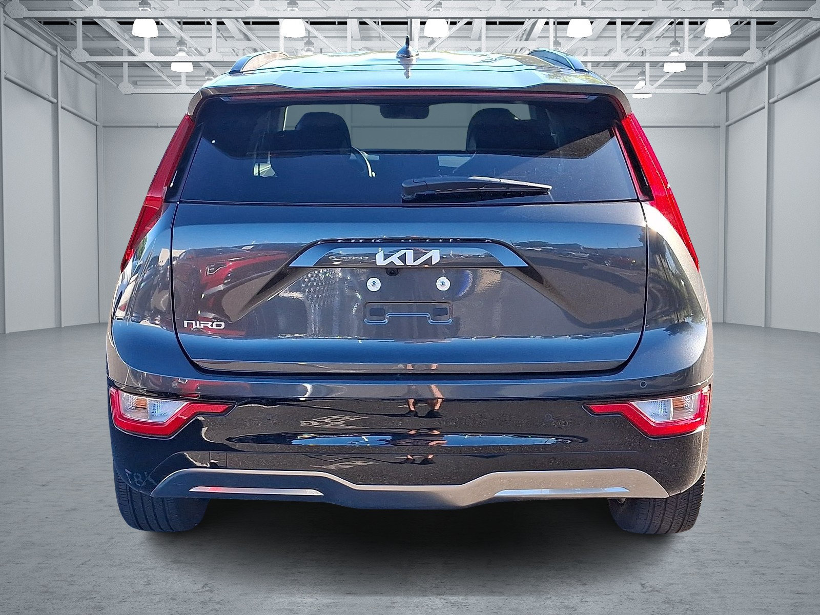 Used 2024 Kia Niro Wind w/ Wind Preserve Package FWD image 5