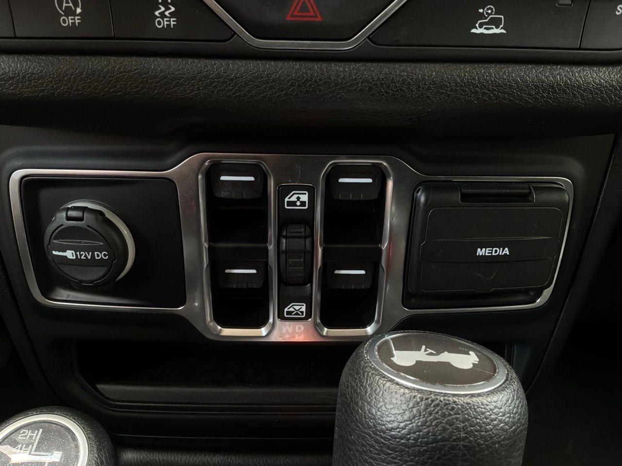 Used 2025 Jeep Wrangler Unlimited Sport AWD/4WD image 23