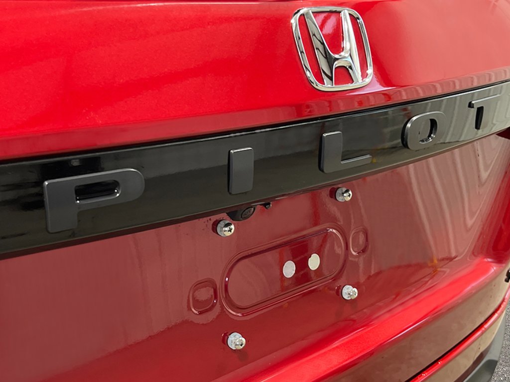 New 2025 Honda Pilot Sport image 5