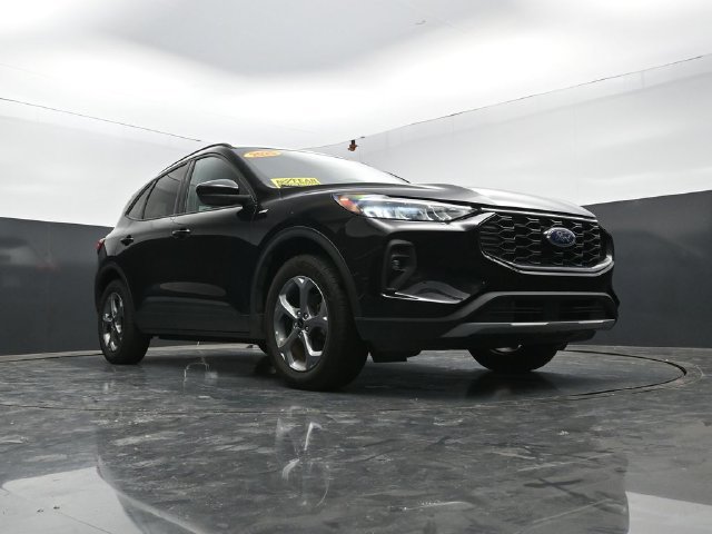 Used 2025 Ford Escape ST-Line Select AWD/4WD image 46
