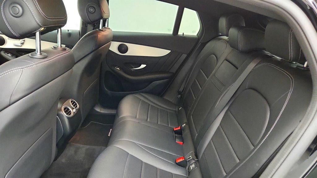Used 2023 Mercedes-Benz GLC 300 4MATIC Coupe image 21