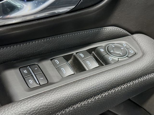 Used 2021 GMC Yukon XL Denali image 18